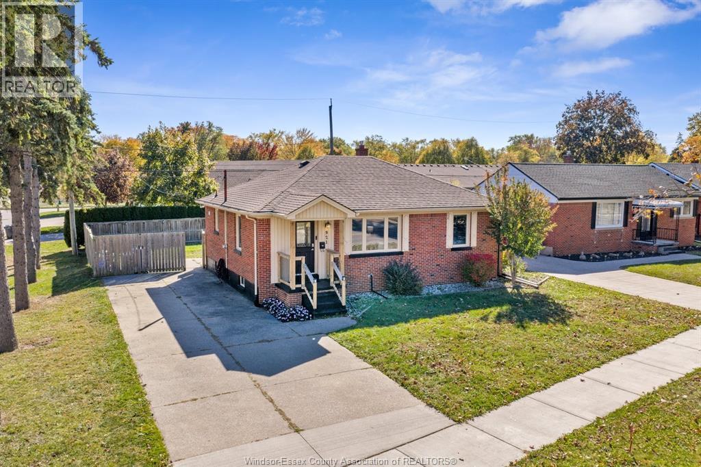 921 GRAND MARAIS ROAD West, Windsor, Ontario