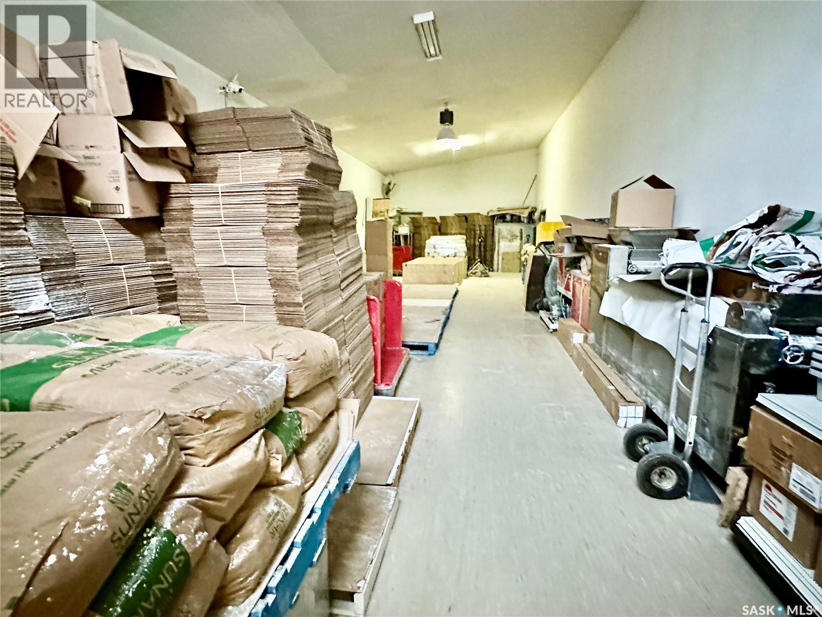 221 D Avenue S, Saskatoon, Saskatchewan  S7M 1P8 - Photo 3 - SK022011