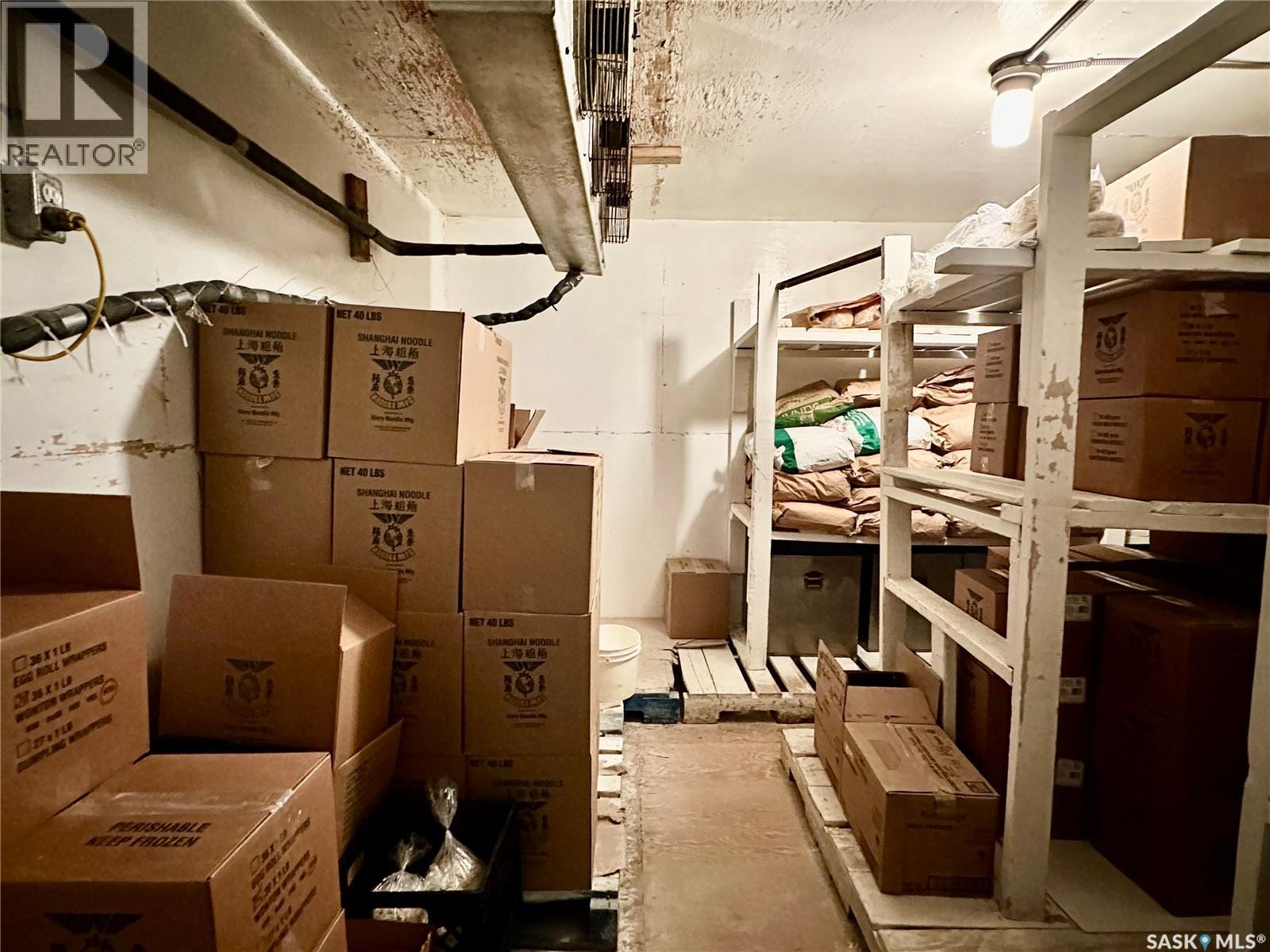 221 D Avenue S, Saskatoon, Saskatchewan  S7M 1P8 - Photo 5 - SK022011