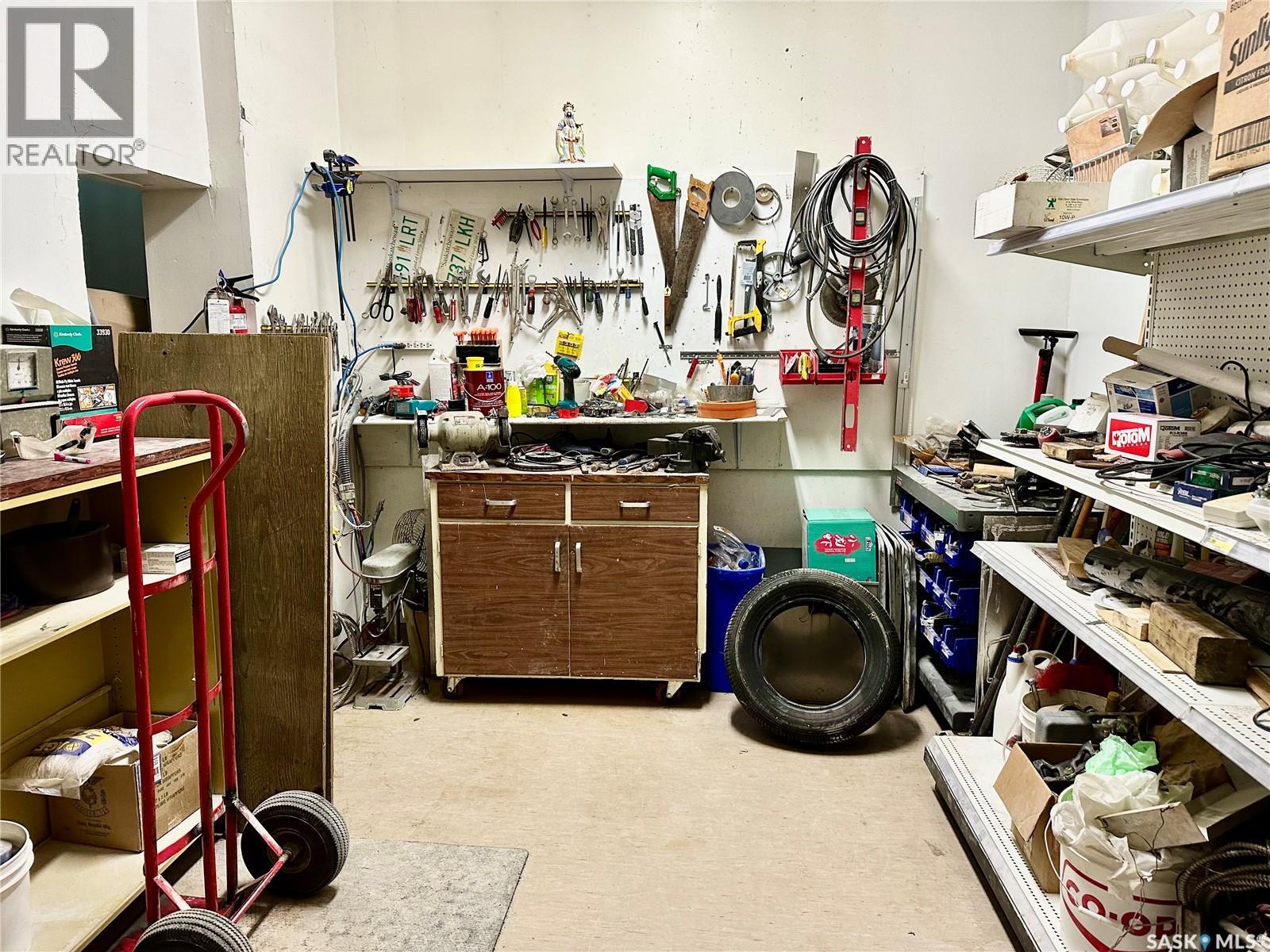 221 D Avenue S, Saskatoon, Saskatchewan  S7M 1P8 - Photo 6 - SK022011