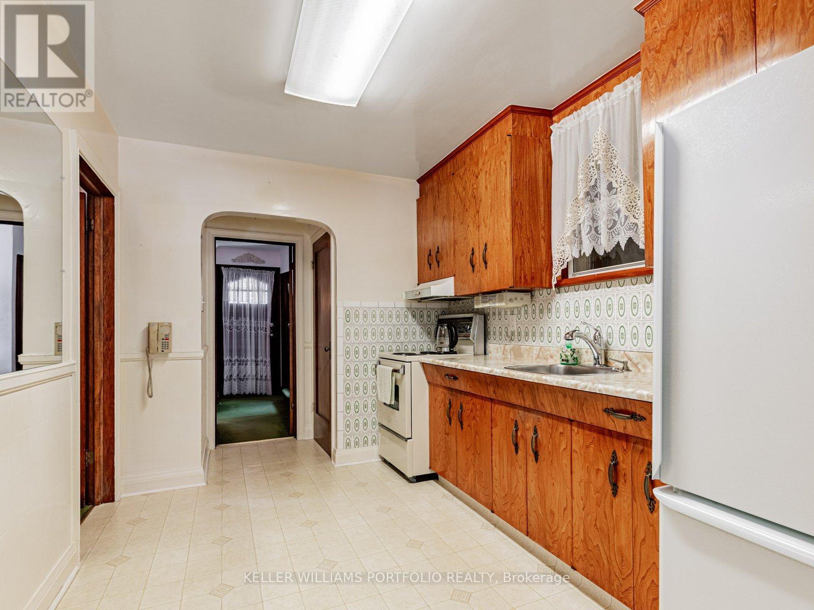 51 Glenavy Avenue, Toronto, Ontario  M4P 2T9 - Photo 11 - C12487786