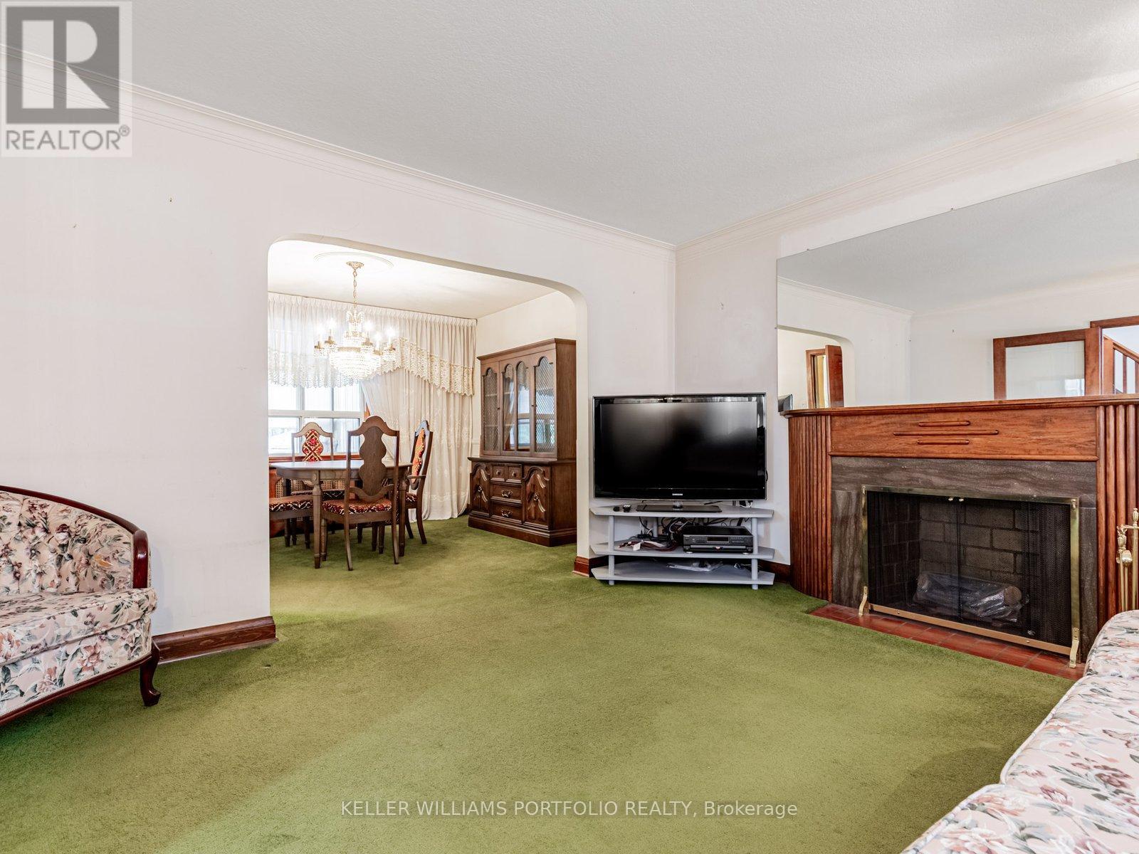 51 Glenavy Avenue, Toronto, Ontario  M4P 2T9 - Photo 4 - C12487786