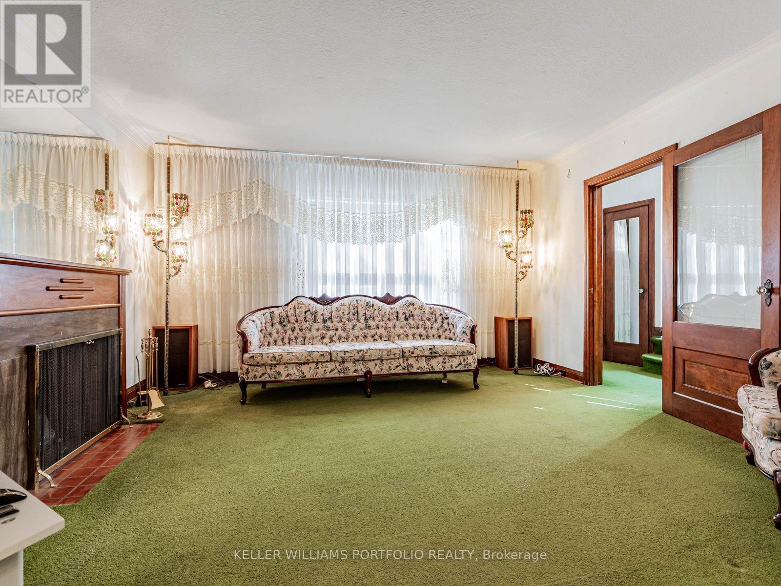 51 Glenavy Avenue, Toronto, Ontario  M4P 2T9 - Photo 5 - C12487786