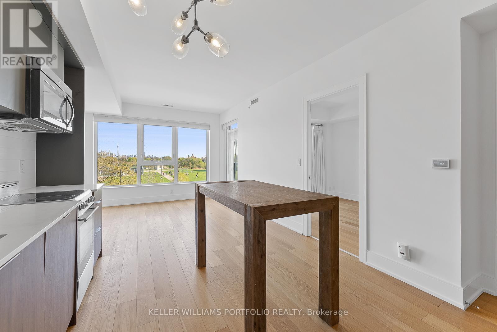 310 - 6 Parkwood Avenue, Toronto, Ontario  M4V 2W8 - Photo 6 - C12487788