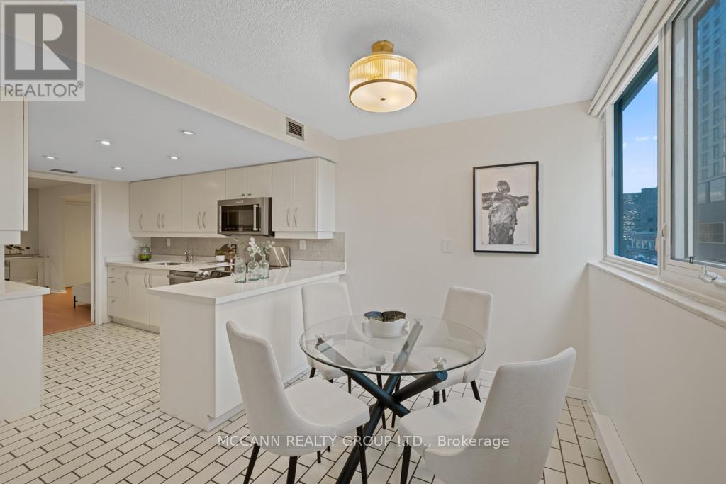 301 - 360 Bloor Street E, Toronto, Ontario  M4W 3M3 - Photo 14 - C12487804