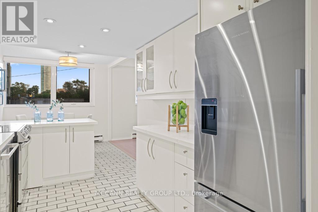 301 - 360 Bloor Street E, Toronto, Ontario  M4W 3M3 - Photo 16 - C12487804