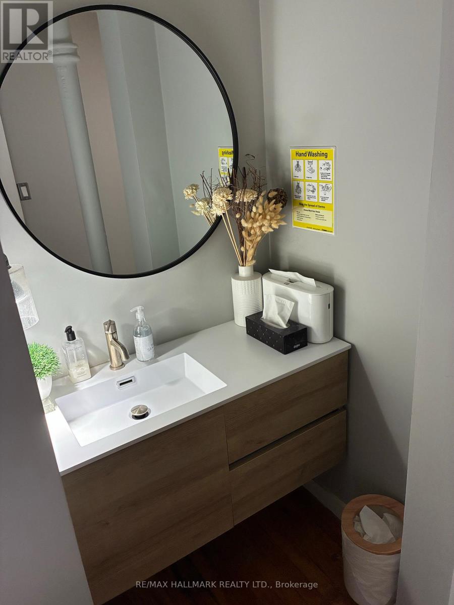 7 - 535 Queen Street E, Toronto, Ontario  M5A 1V1 - Photo 6 - C12487840