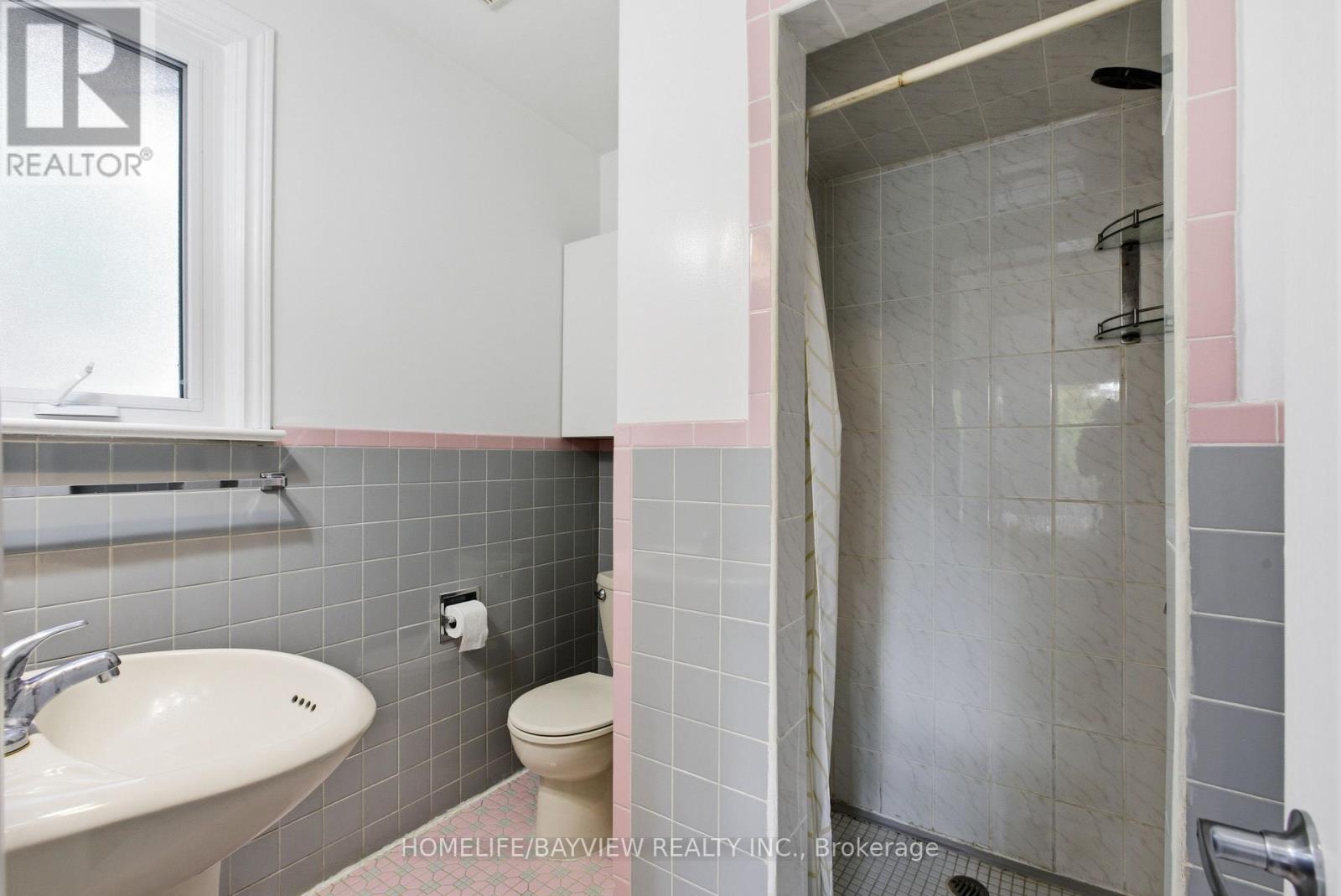 42 Tollerton Avenue, Toronto, Ontario  M2K 2H3 - Photo 19 - C12487878