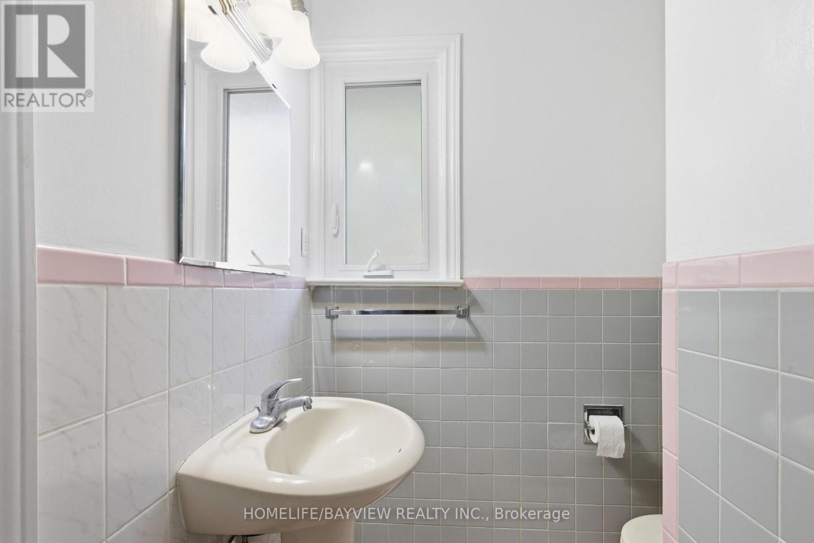 42 Tollerton Avenue, Toronto, Ontario  M2K 2H3 - Photo 21 - C12487878