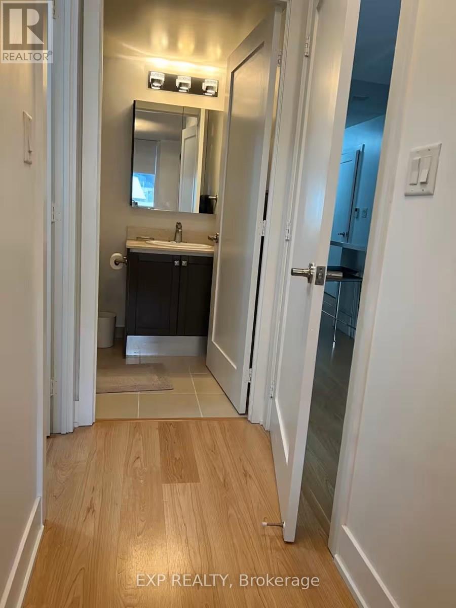 814 - 20 Blue Jays Way, Toronto, Ontario  M5V 3W6 - Photo 5 - C12487908