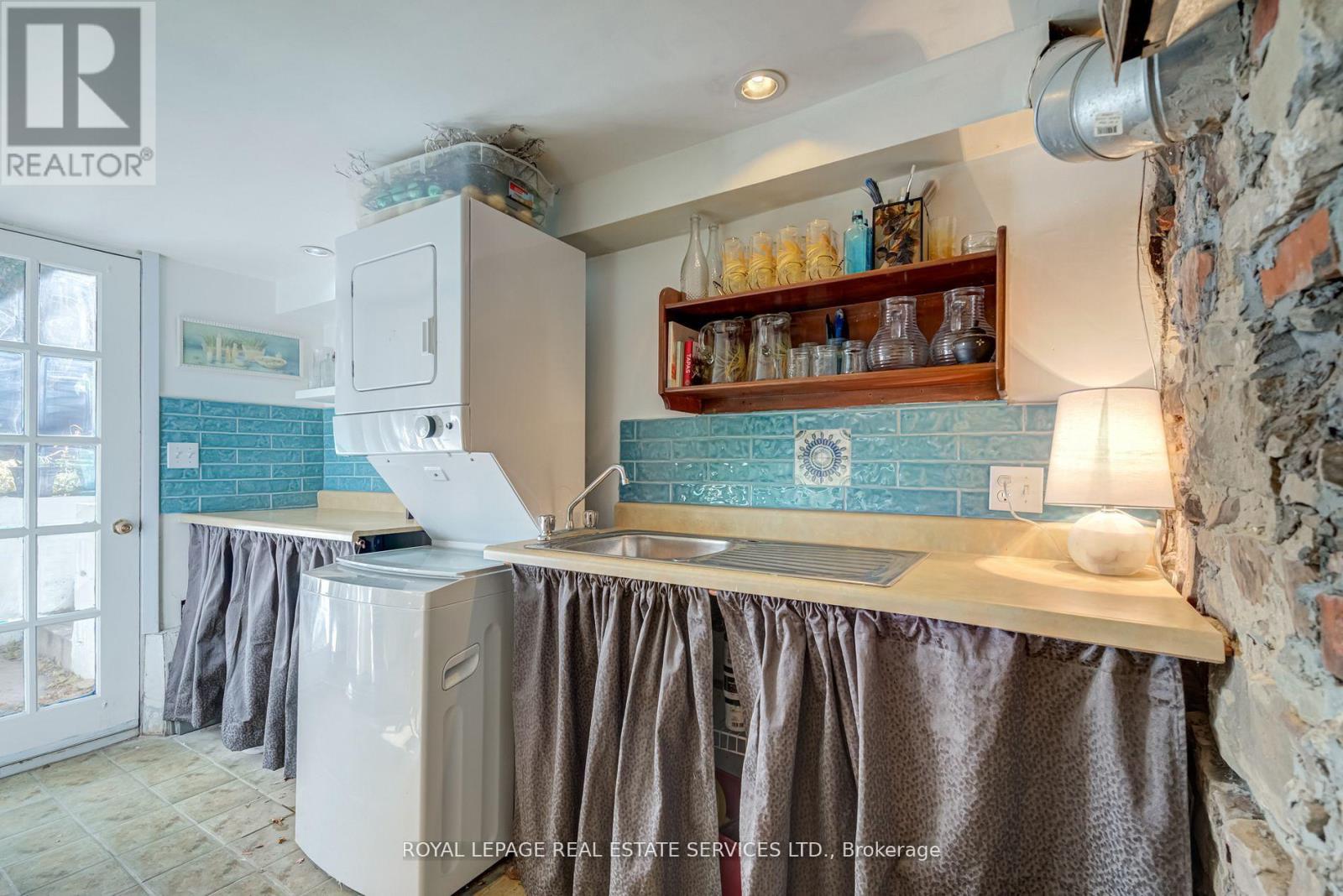 Lower - 27 Bank Street, Toronto, Ontario  M6K 1R4 - Photo 30 - C12487942