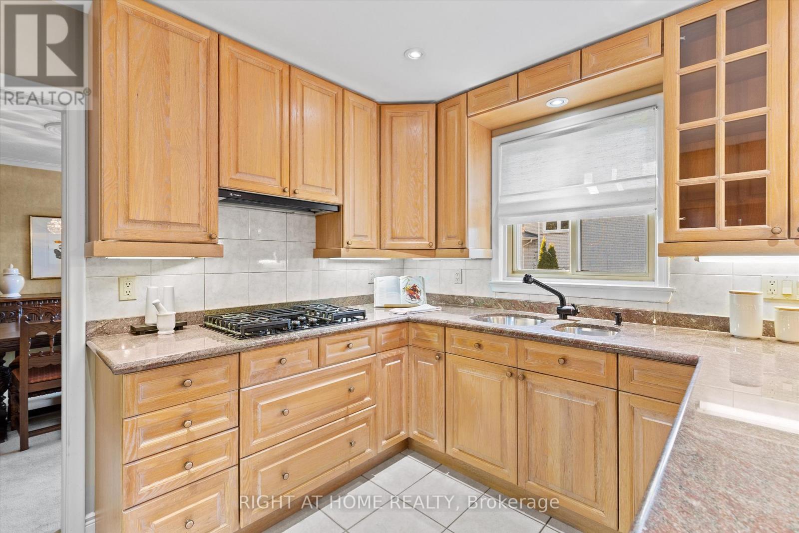 266 Newton Drive, Toronto, Ontario  M2M 2P6 - Photo 18 - C12488042