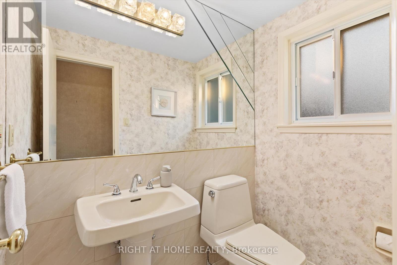 266 Newton Drive, Toronto, Ontario  M2M 2P6 - Photo 39 - C12488042