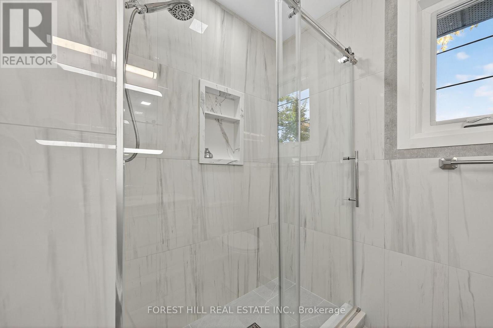 30 Goodview Road, Toronto, Ontario  M2J 2K5 - Photo 17 - C12488100