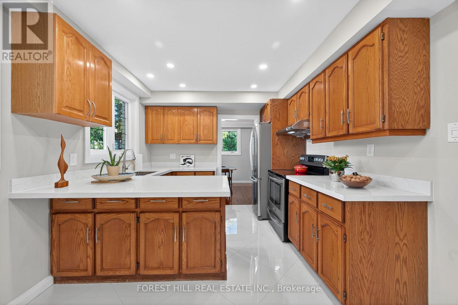 30 Goodview Road, Toronto, Ontario  M2J 2K5 - Photo 6 - C12488100