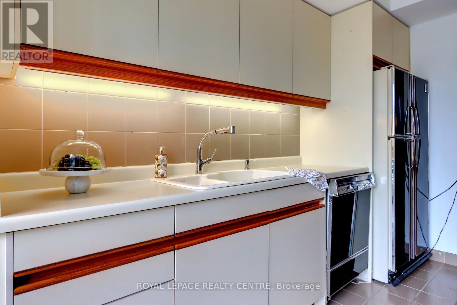 401w - 480 Queens Quay W, Toronto, Ontario  M5V 2Y5 - Photo 11 - C12488128