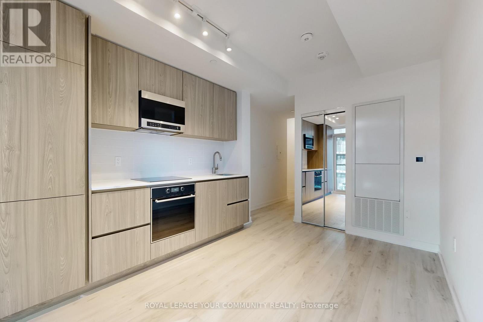 1007 - 110 Broadway Avenue, Toronto, Ontario  M4P 1V7 - Photo 6 - C12488152