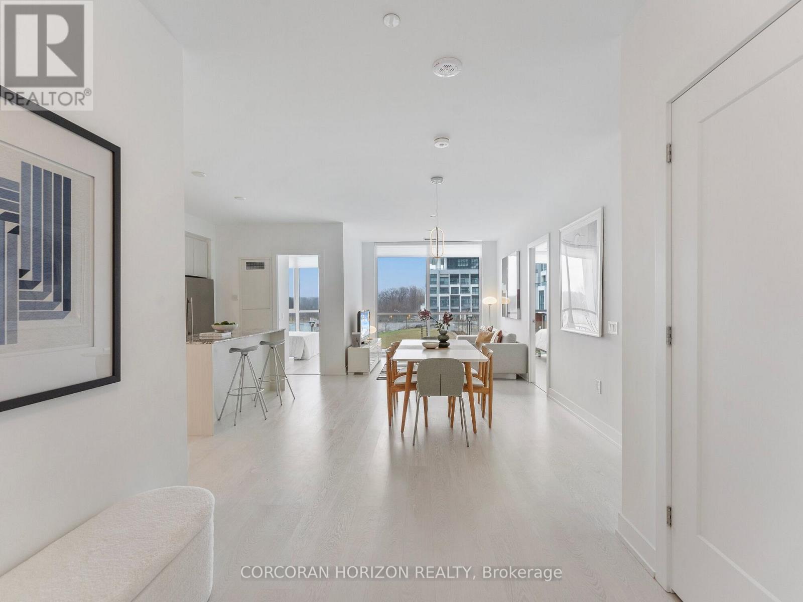 221 - 30 Inn On The Park Drive, Toronto, Ontario  M3C 0P7 - Photo 6 - C12488252