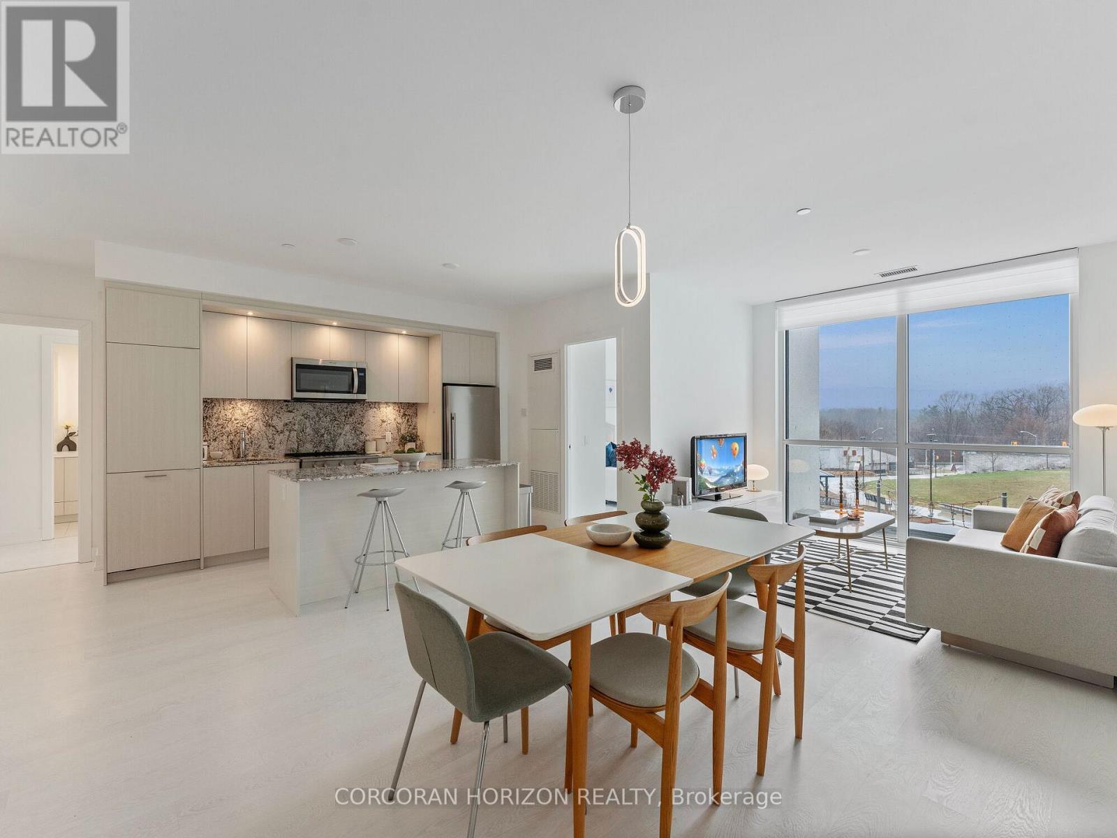 221 - 30 Inn On The Park Drive, Toronto, Ontario  M3C 0P7 - Photo 9 - C12488252