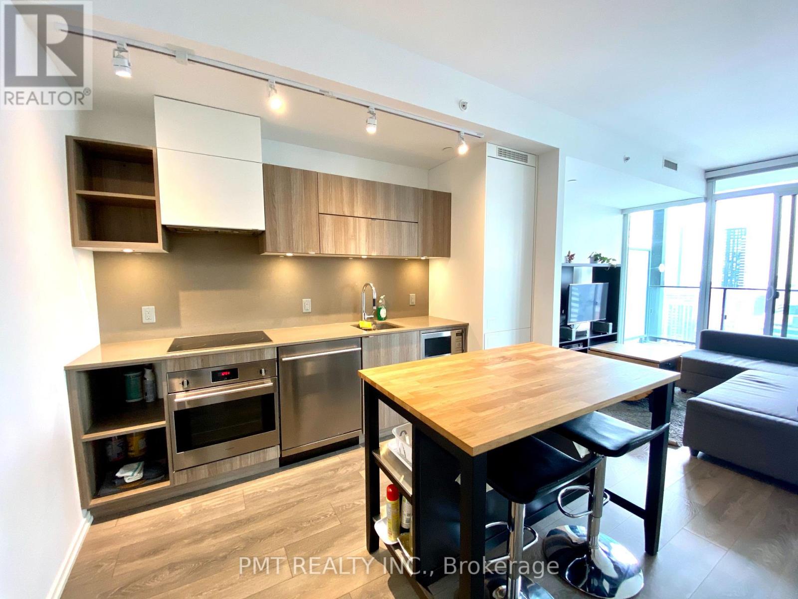 2711 - 125 Peter Street, Toronto, Ontario  M5V 2G9 - Photo 3 - C12488268