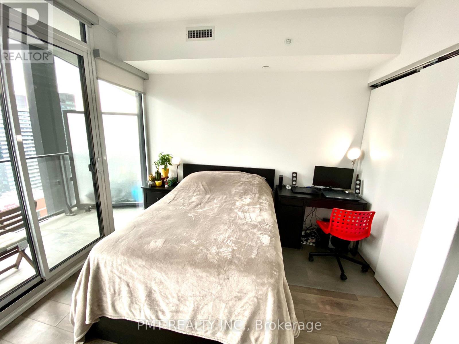 2711 - 125 Peter Street, Toronto, Ontario  M5V 2G9 - Photo 6 - C12488268