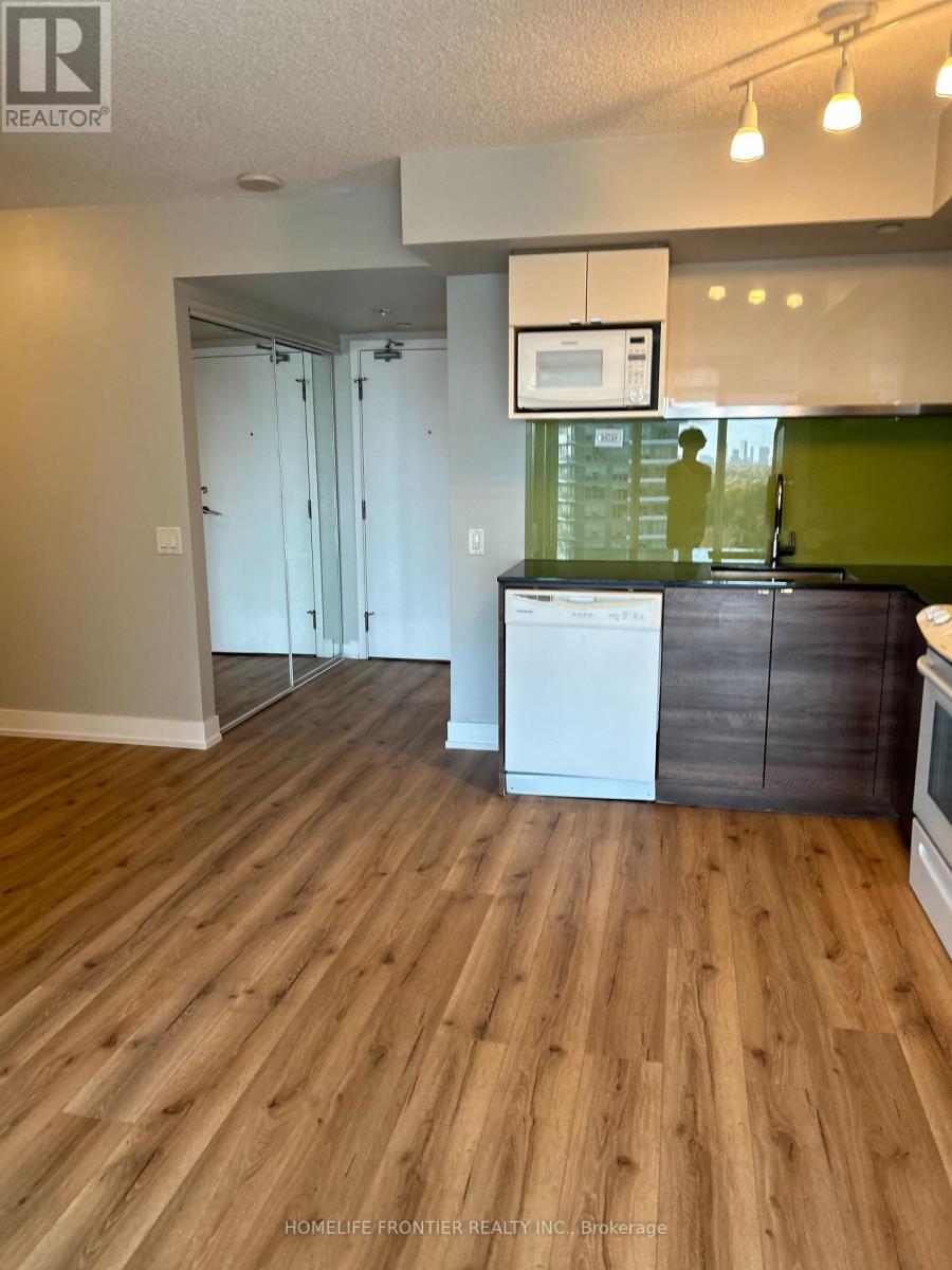 2105 - 72 Esther Shiner Boulevard, Toronto, Ontario  M2K 0C4 - Photo 2 - C12488292