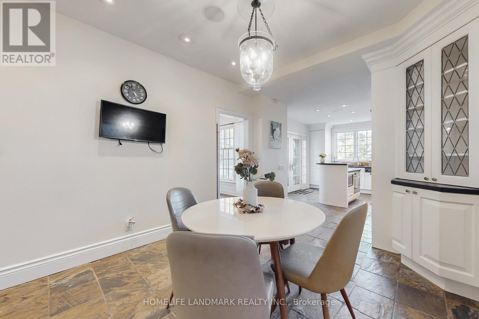 8 Killarney Road, Toronto (Forest Hill South), Ontario  M5P 1L8 - Photo 12 - C12488310