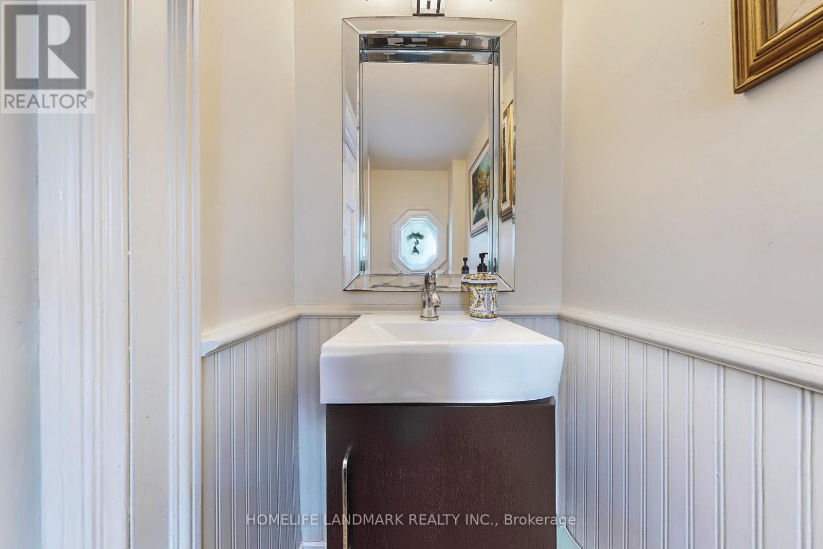 8 Killarney Road, Toronto (Forest Hill South), Ontario  M5P 1L8 - Photo 14 - C12488310