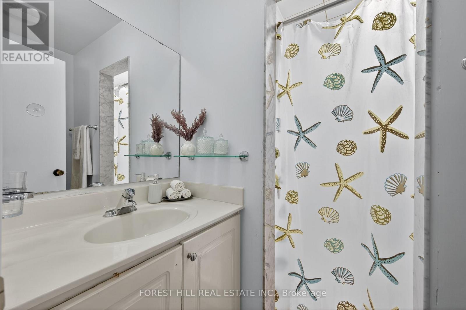 38 Carnival Court, Toronto (Westminster-Branson), Ontario  M2R 3T8 - Photo 19 - C12488332