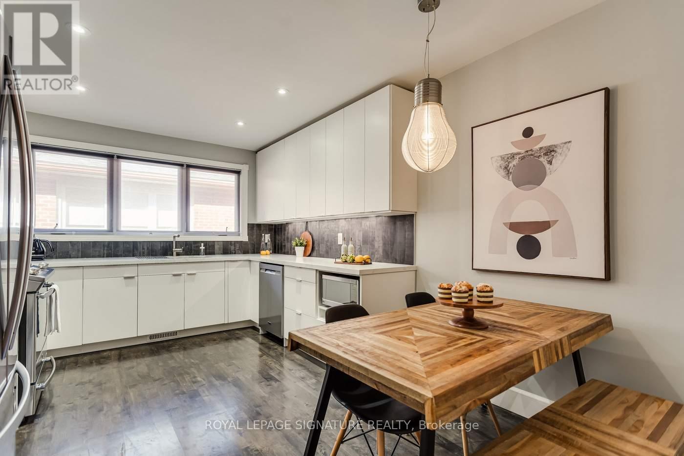 8 Bonnacord Drive, Toronto (Clanton Park), Ontario  M3H 3G5 - Photo 10 - C12488350