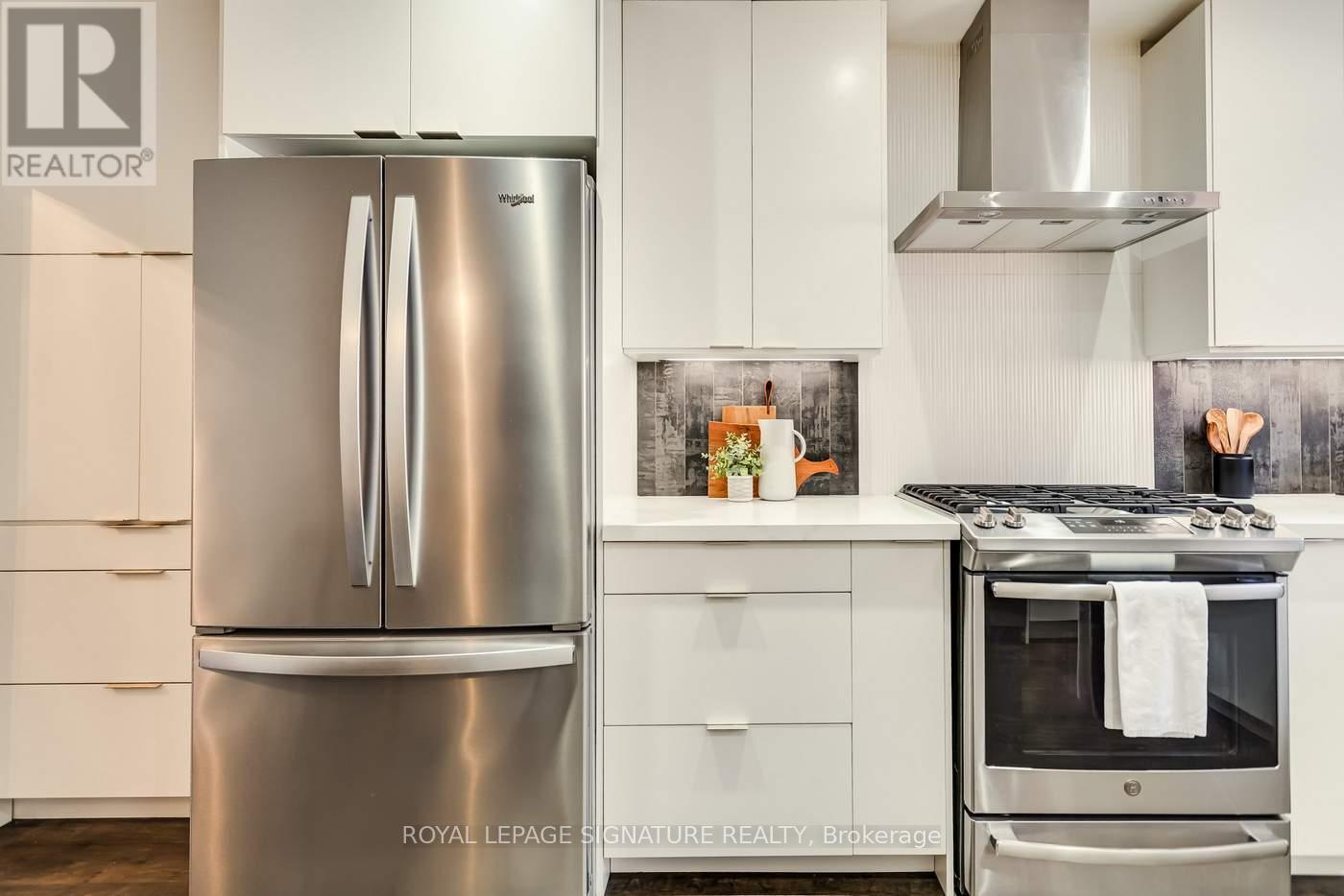 8 Bonnacord Drive, Toronto (Clanton Park), Ontario  M3H 3G5 - Photo 13 - C12488350