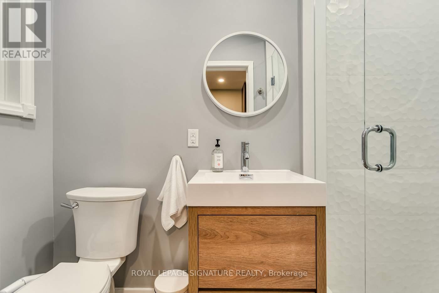 8 Bonnacord Drive, Toronto (Clanton Park), Ontario  M3H 3G5 - Photo 24 - C12488350