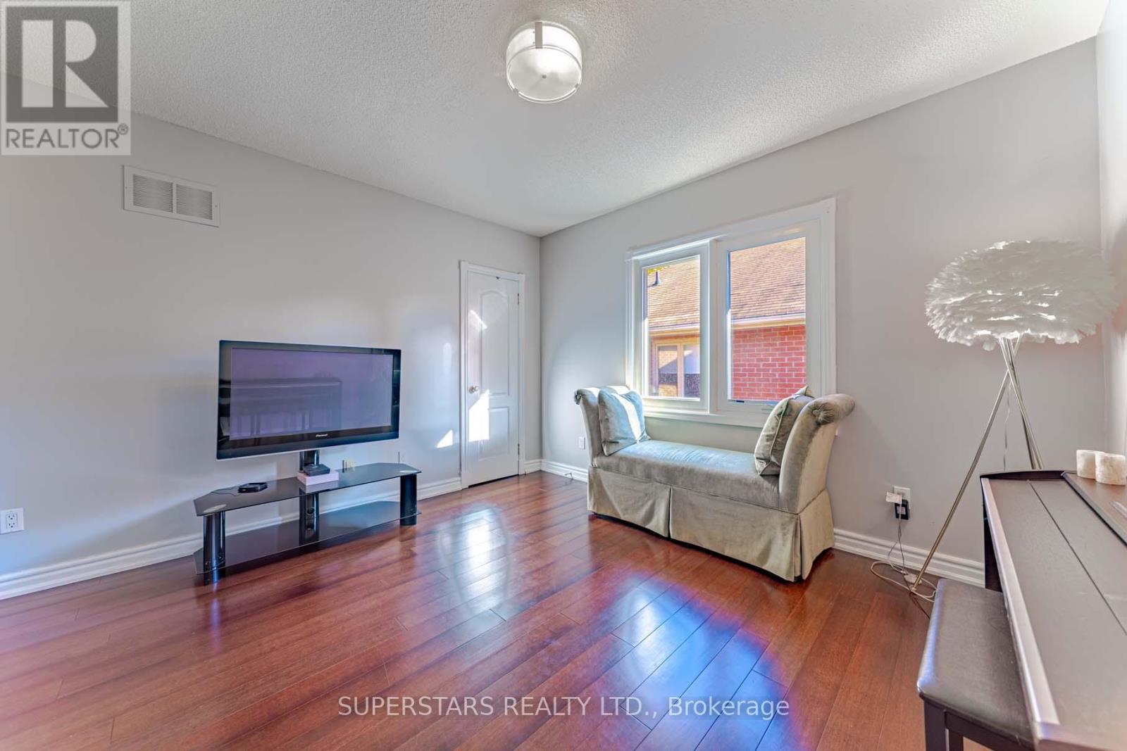 42 Grangemill Crescent, Toronto, Ontario  M3B 2J2 - Photo 33 - C12488426