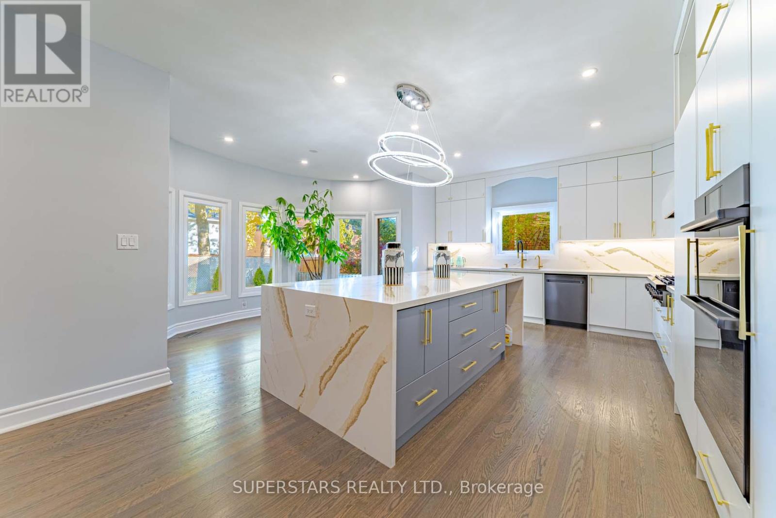 42 Grangemill Crescent, Toronto, Ontario  M3B 2J2 - Photo 9 - C12488426