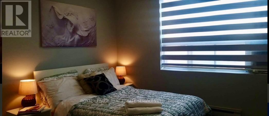 894 College Street, Toronto (Palmerston-Little Italy), Ontario  M6H 1A4 - Photo 11 - C12488610