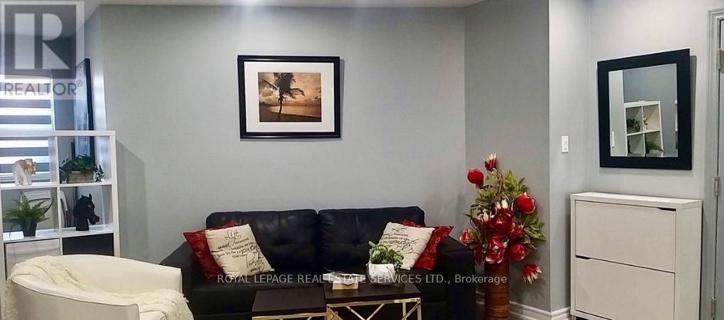 894 College Street, Toronto (Palmerston-Little Italy), Ontario  M6H 1A4 - Photo 12 - C12488610