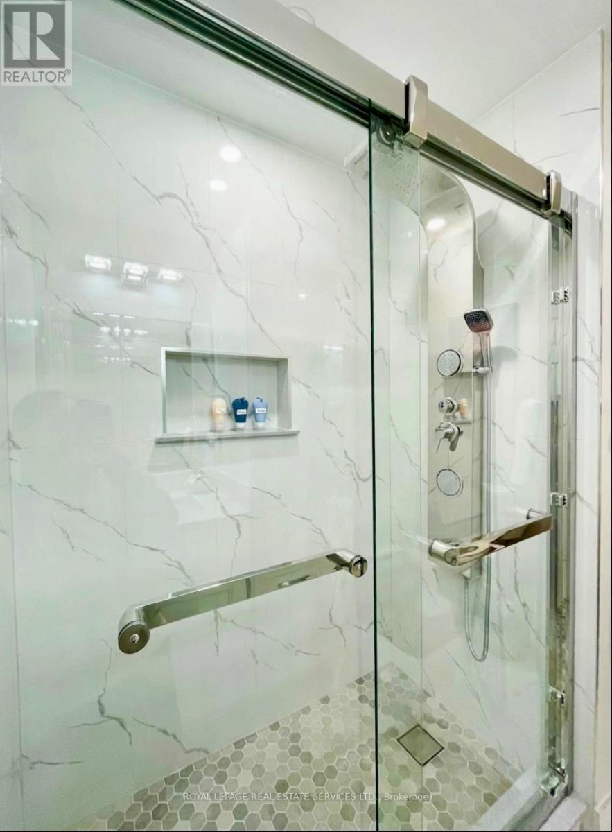 894 College Street, Toronto (Palmerston-Little Italy), Ontario  M6H 1A4 - Photo 15 - C12488610