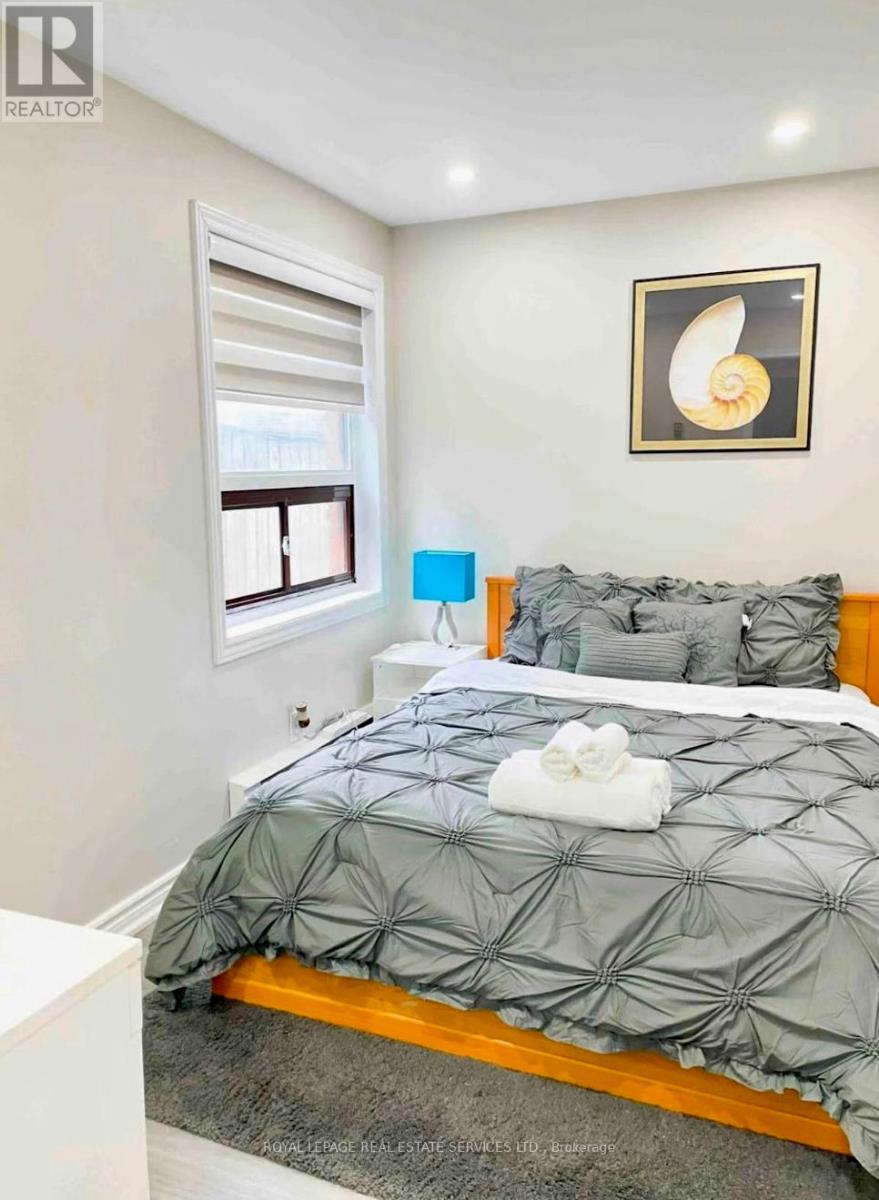 894 College Street, Toronto (Palmerston-Little Italy), Ontario  M6H 1A4 - Photo 19 - C12488610