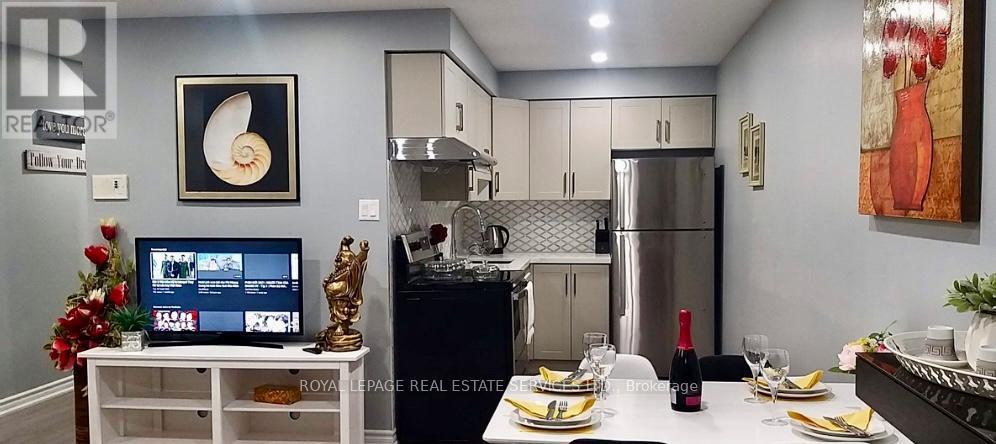 894 College Street, Toronto (Palmerston-Little Italy), Ontario  M6H 1A4 - Photo 5 - C12488610