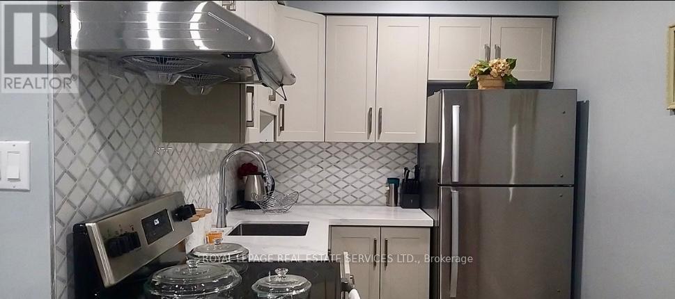 894 College Street, Toronto (Palmerston-Little Italy), Ontario  M6H 1A4 - Photo 7 - C12488610