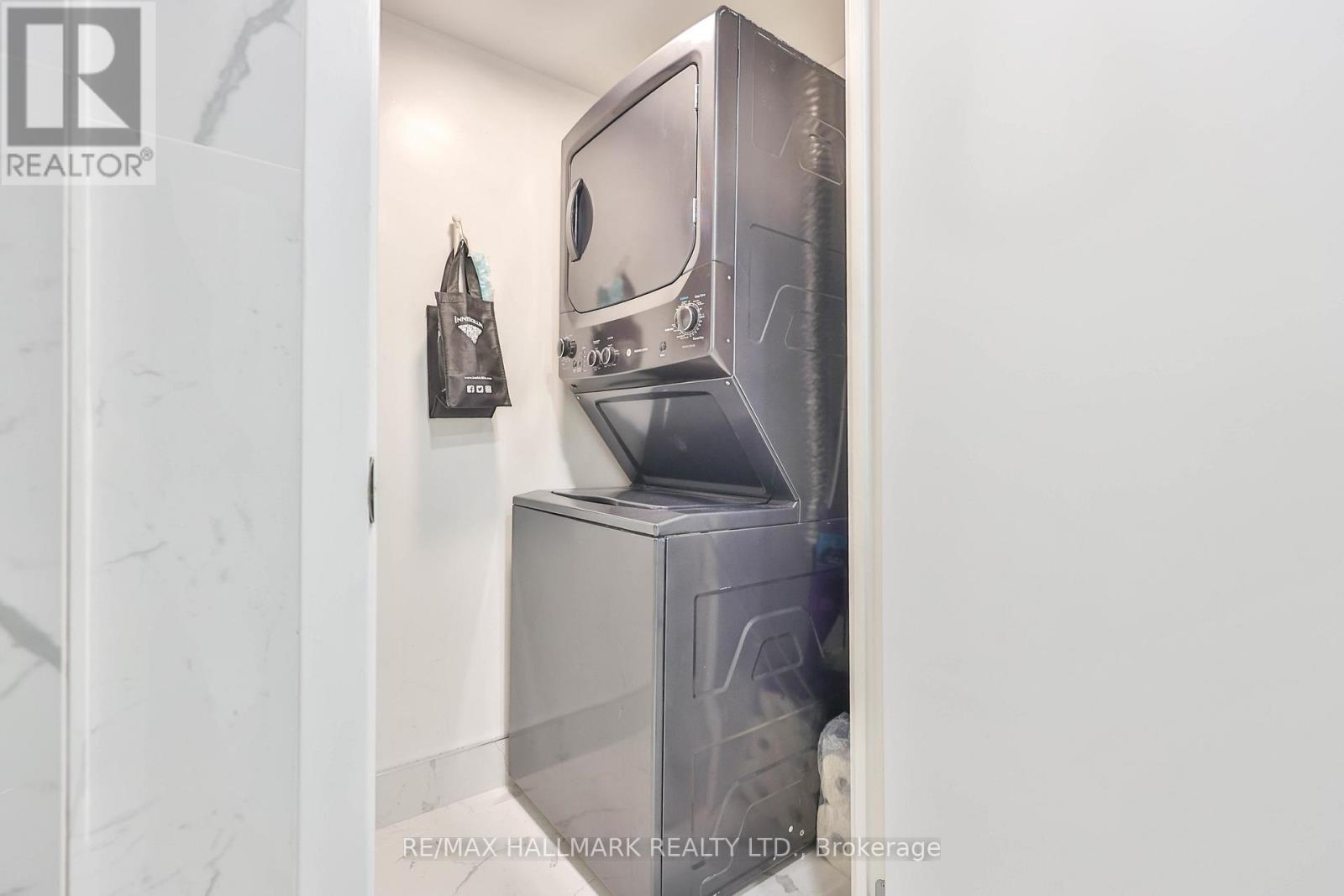 2503 - 15 Fort York Boulevard, Toronto (Waterfront Communities), Ontario  M5V 3Y4 - Photo 23 - C12488618