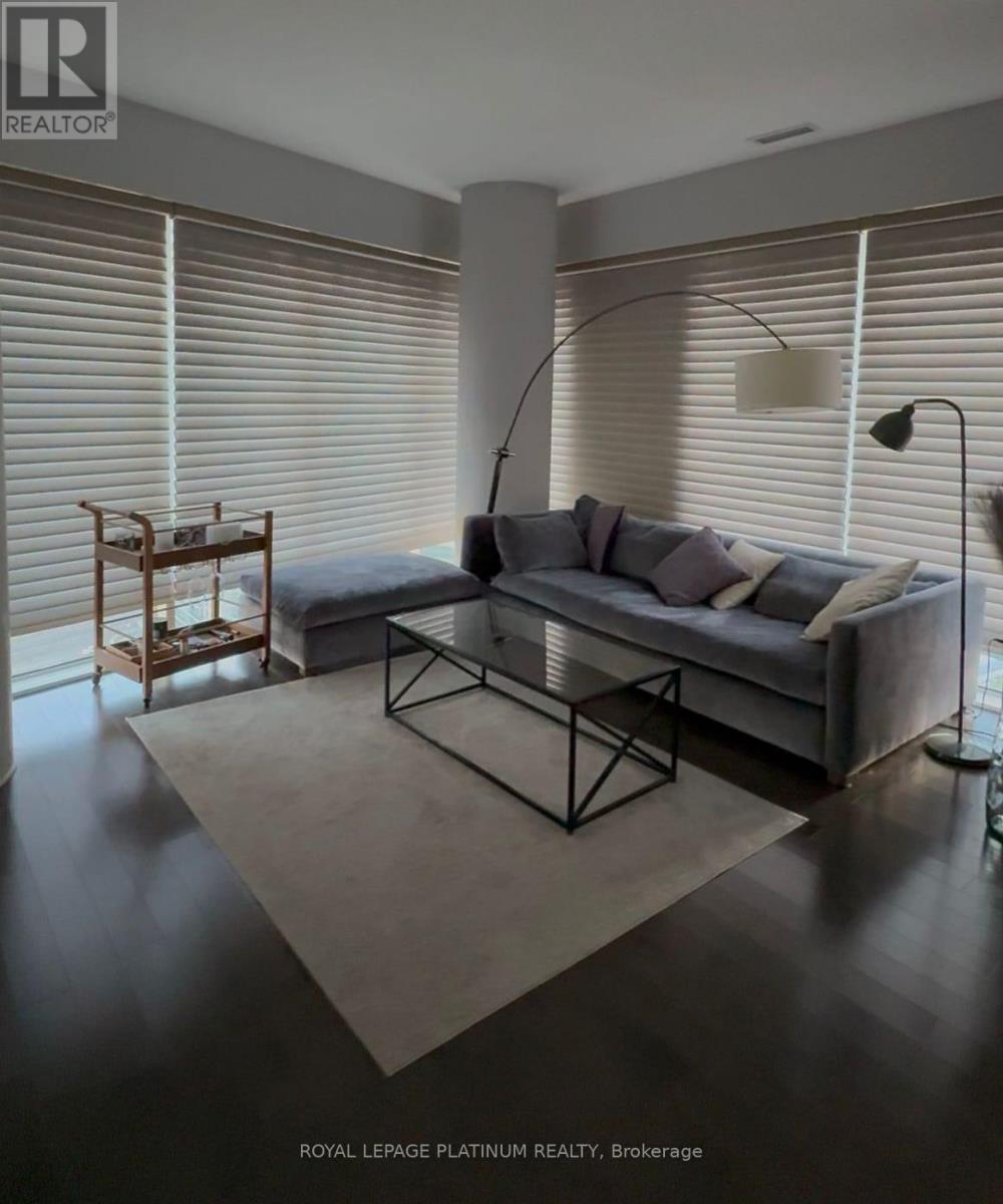 2402 - 8 The Esplanade, Toronto, Ontario  M5E 0A6 - Photo 3 - C12488920