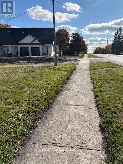 281 Barrie Street, Bradford West Gwillimbury (Bradford), Ontario  L3Z 2Z7 - Photo 5 - N12485426