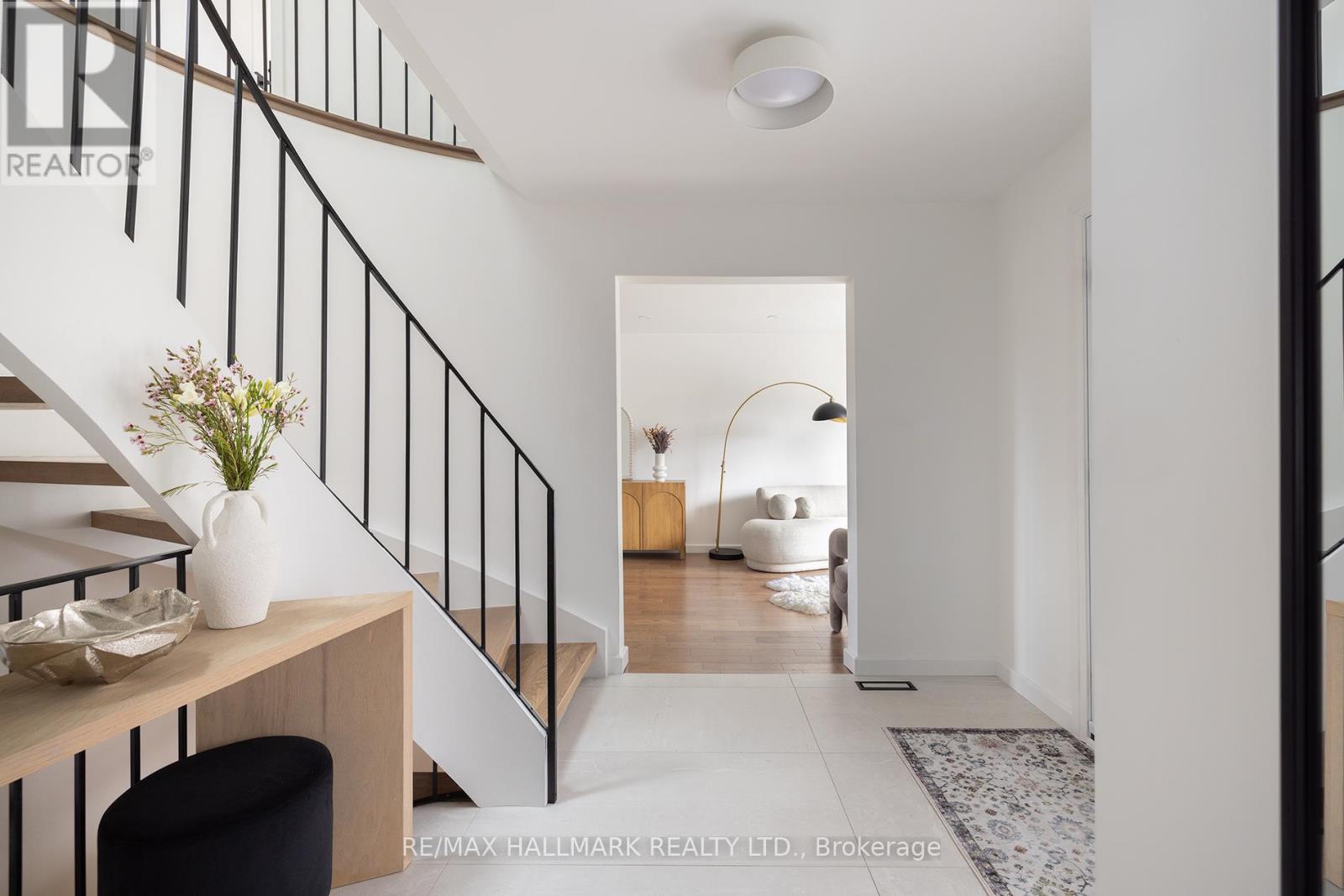 16 Intrepid Drive, Whitby, Ontario  L1N 8R7 - Photo 3 - E12487758