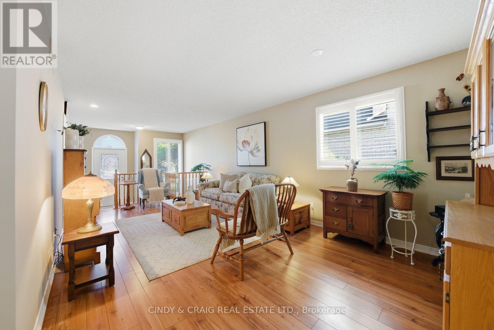 318 Sandringham Drive, Clarington, Ontario  L1E 3A7 - Photo 2 - E12487770