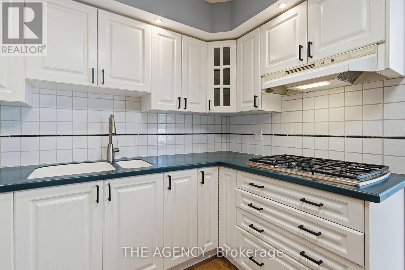 8a Maryland Boulevard, Toronto, Ontario  M4C 5C9 - Photo 10 - E12487856