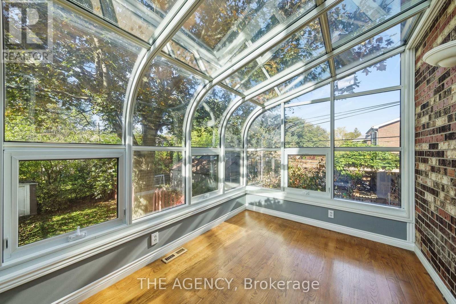 8a Maryland Boulevard, Toronto, Ontario  M4C 5C9 - Photo 11 - E12487856