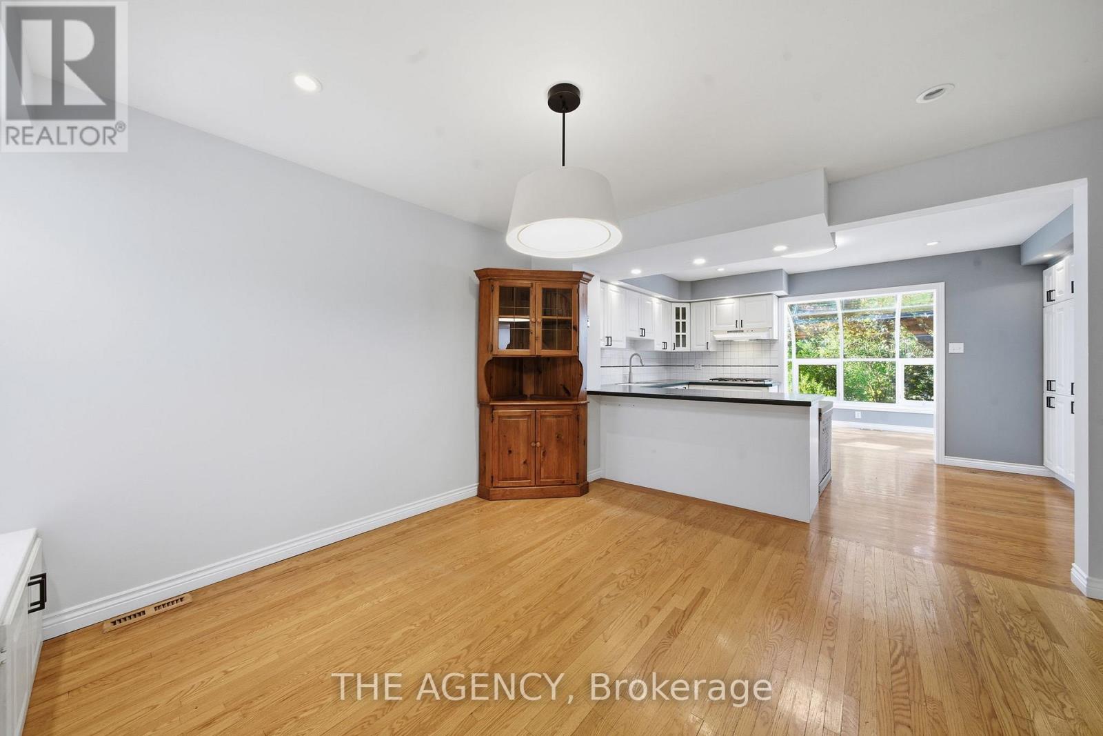 8a Maryland Boulevard, Toronto, Ontario  M4C 5C9 - Photo 15 - E12487856