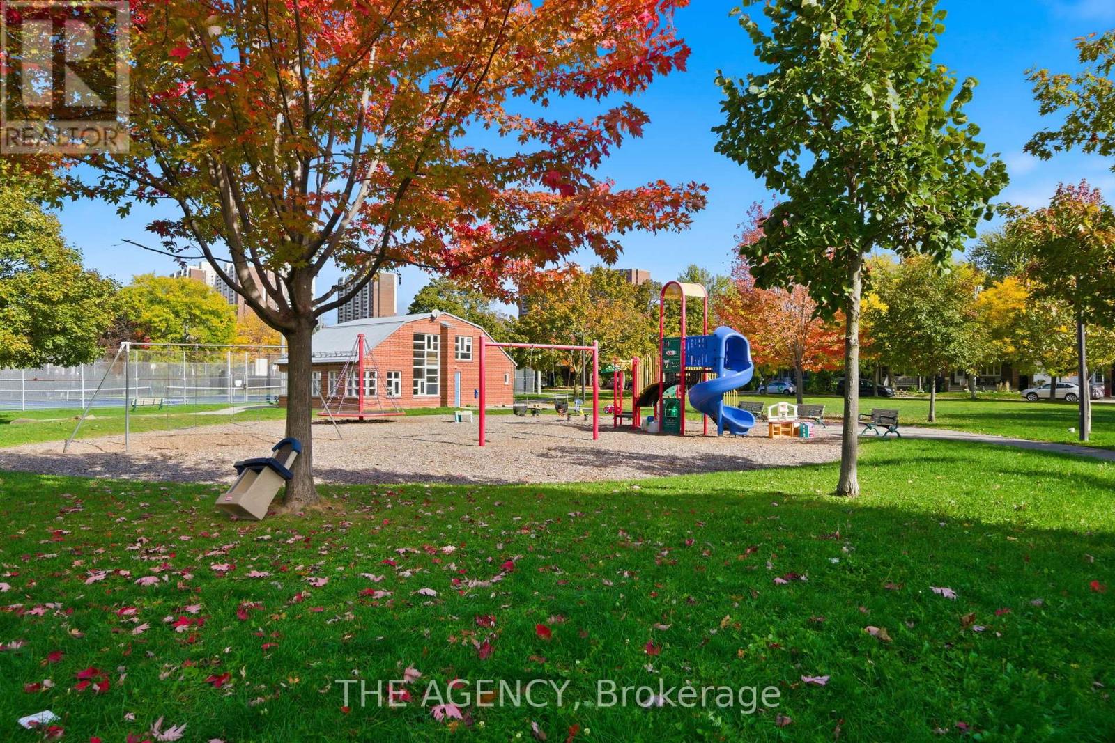 8a Maryland Boulevard, Toronto, Ontario  M4C 5C9 - Photo 47 - E12487856