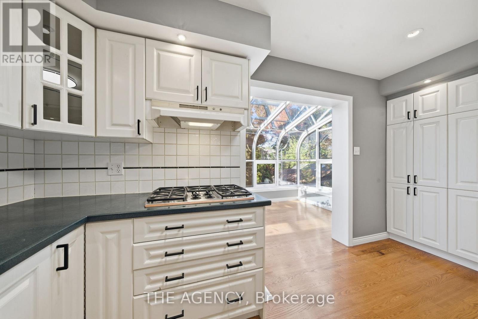 8a Maryland Boulevard, Toronto, Ontario  M4C 5C9 - Photo 6 - E12487856